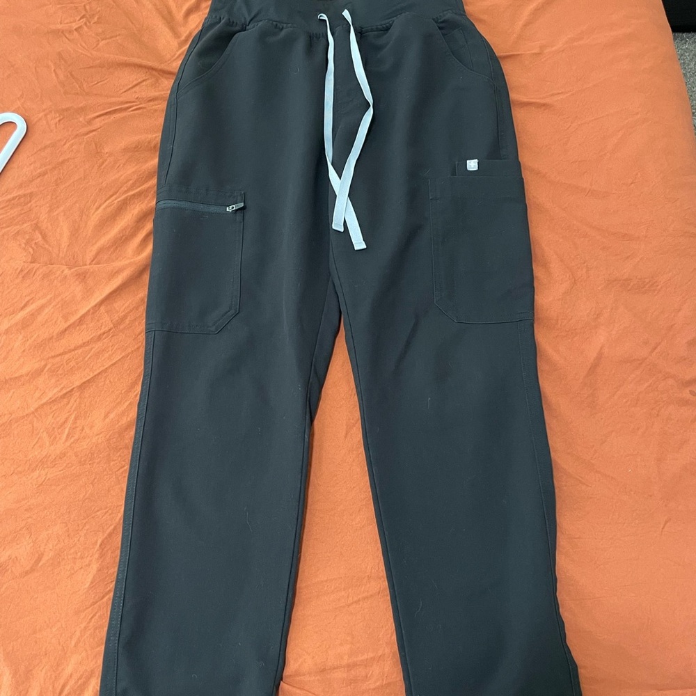 Figs Women's Yola Black Straight Leg Pants